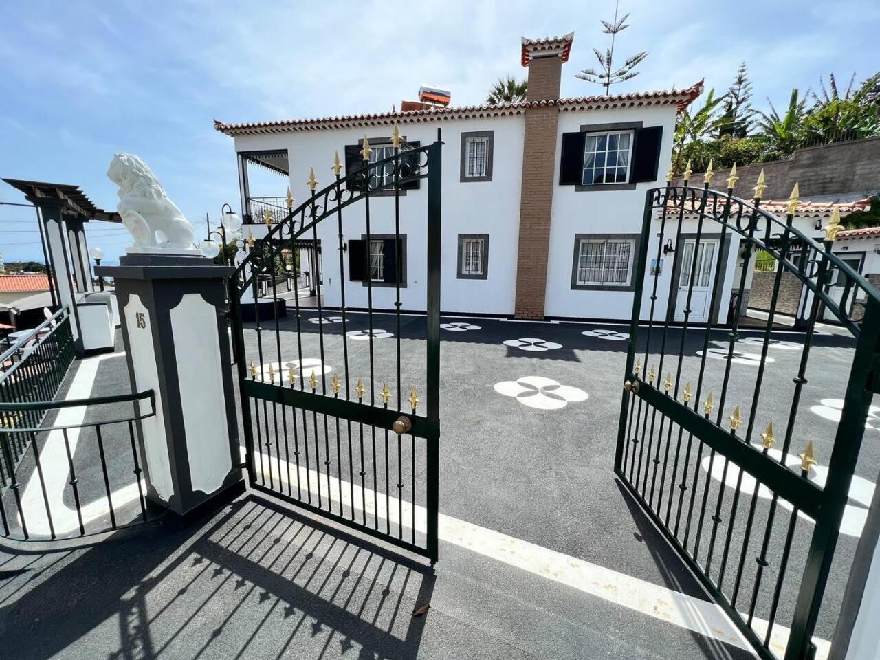Comfortable 2-Bedroom Apartment For Relaxing Stays Funchal  Exterior foto