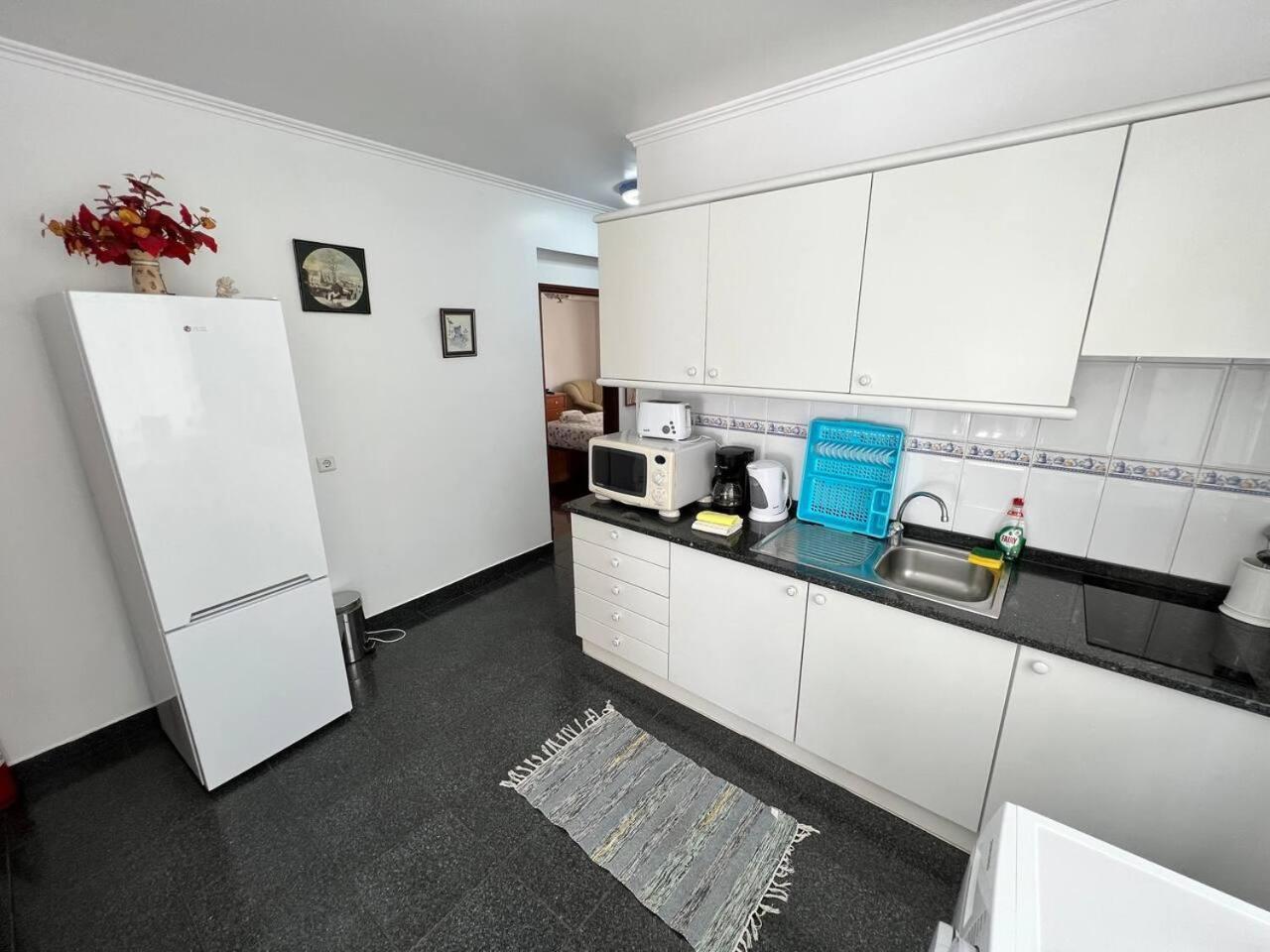 Comfortable 2-Bedroom Apartment For Relaxing Stays Funchal  Exterior foto