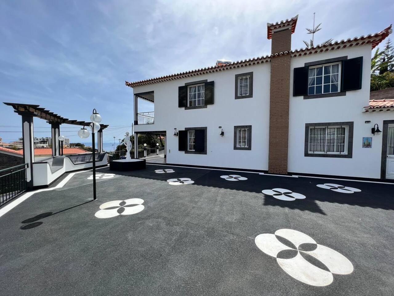 Comfortable 2-Bedroom Apartment For Relaxing Stays Funchal  Exterior foto