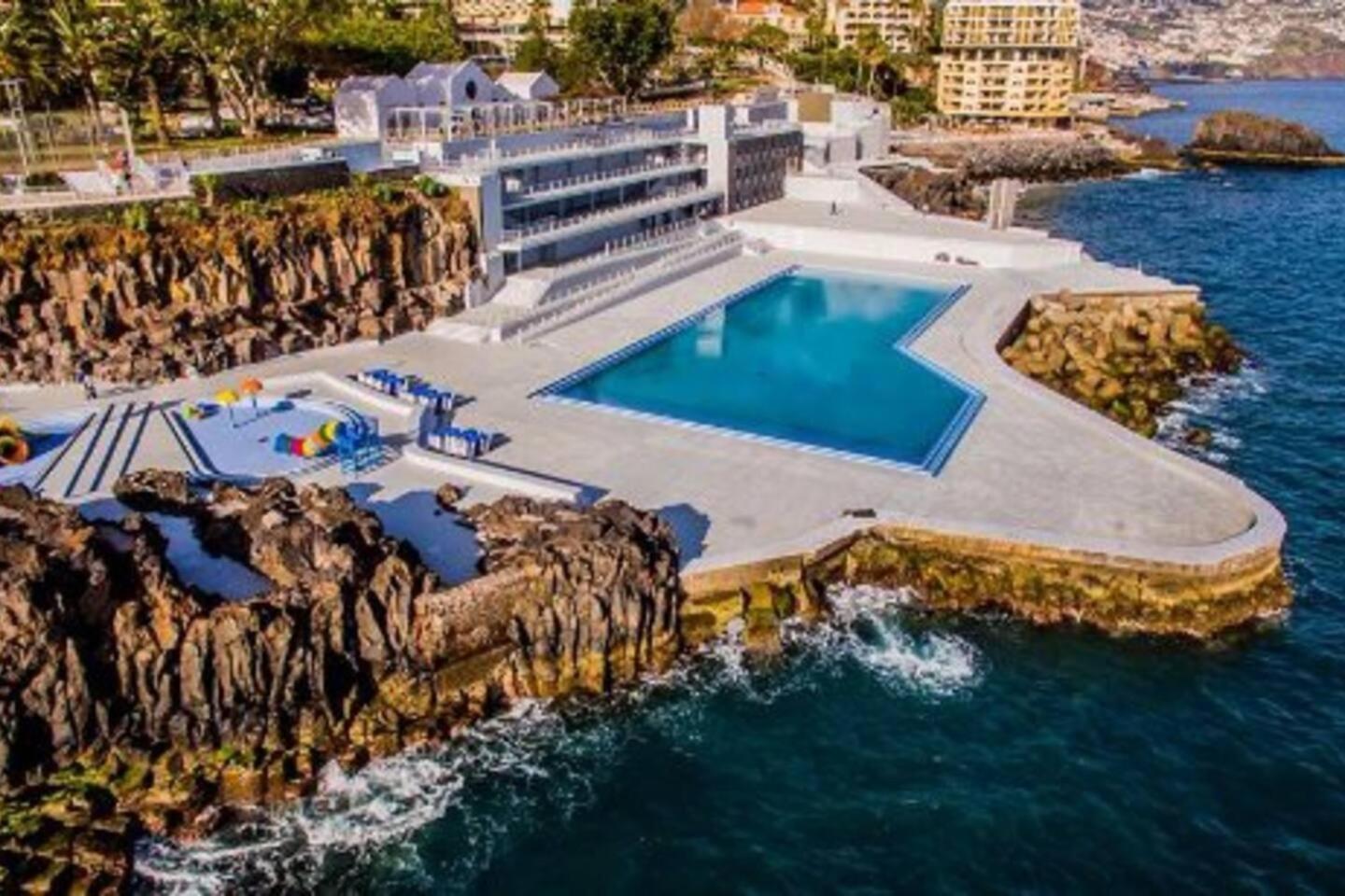 Comfortable 2-Bedroom Apartment For Relaxing Stays Funchal  Exterior foto